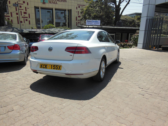 Volkswagen Passat  photo 2