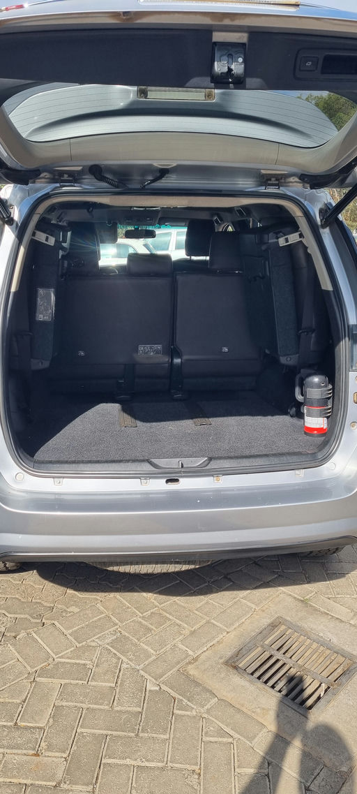 Toyota Fortuner photo 4