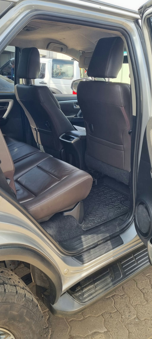 Toyota Fortuner photo 5