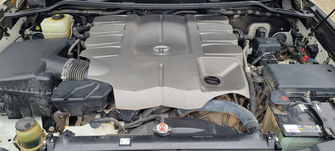 Toyota Land Cruiser ZX photo 5