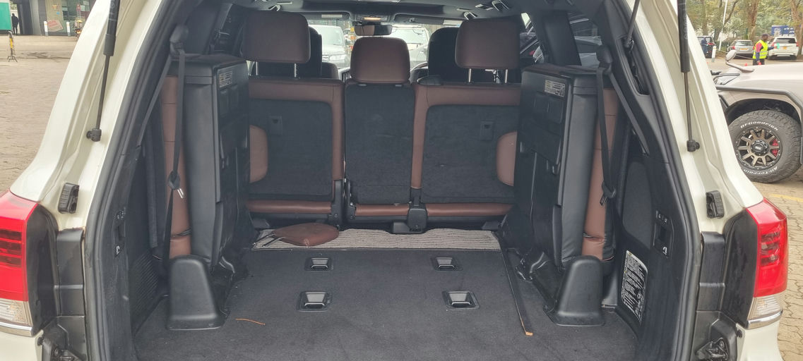 Toyota Land Cruiser ZX photo 6