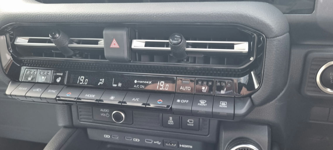 Toyota  Land Cruiser 250 VX  photo 9